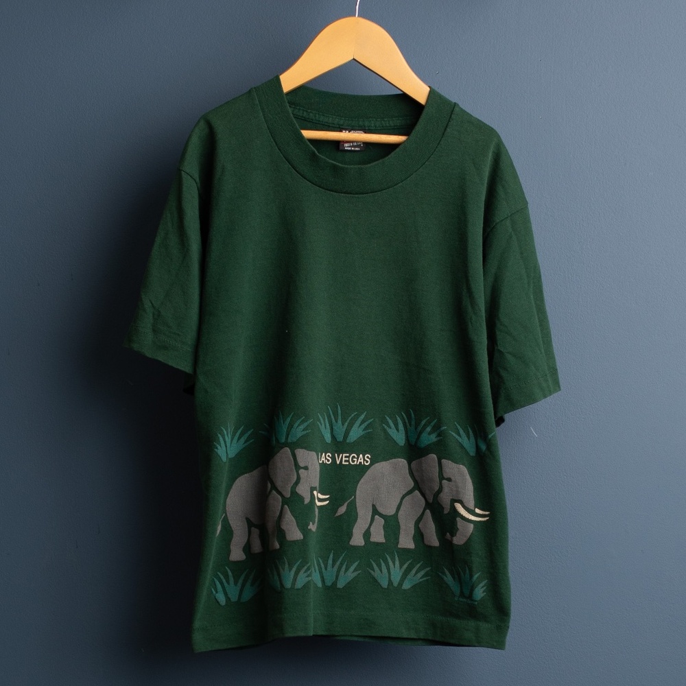 VINTAGE souvenir t-shirt